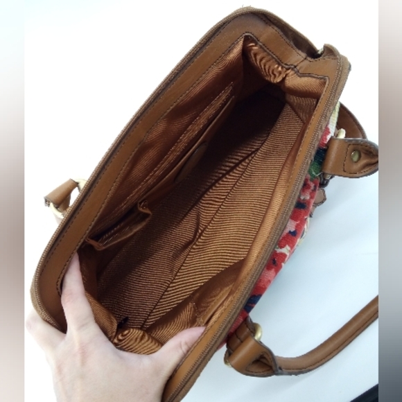 Etienne Aigner Sweet Linen Floral Spring Tan Vegan Handbag Crossbody Strap Bag - Picture 12 of 14